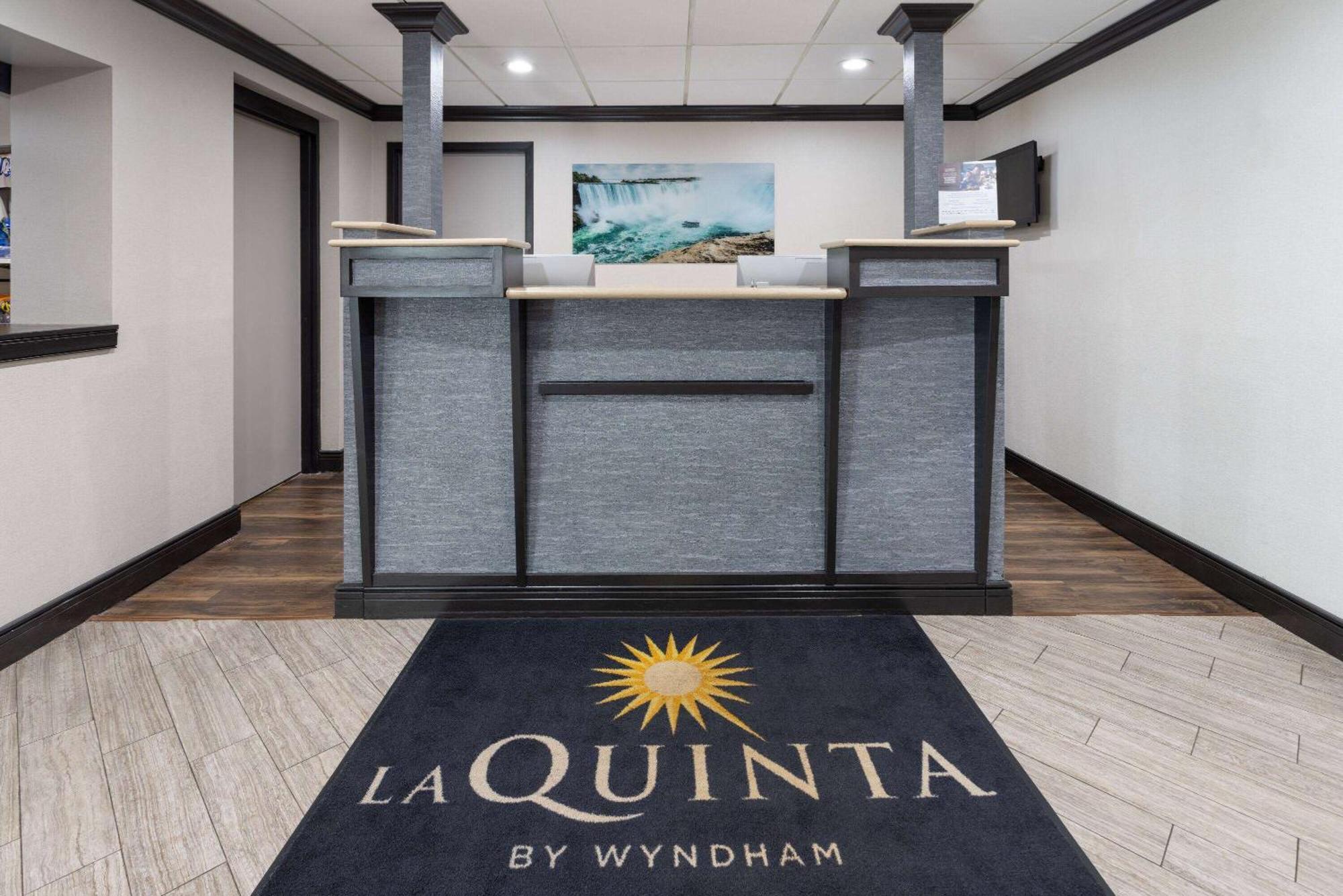 La Quinta Inn By Wyndham Buffalo Airport Williamsville Exterior foto